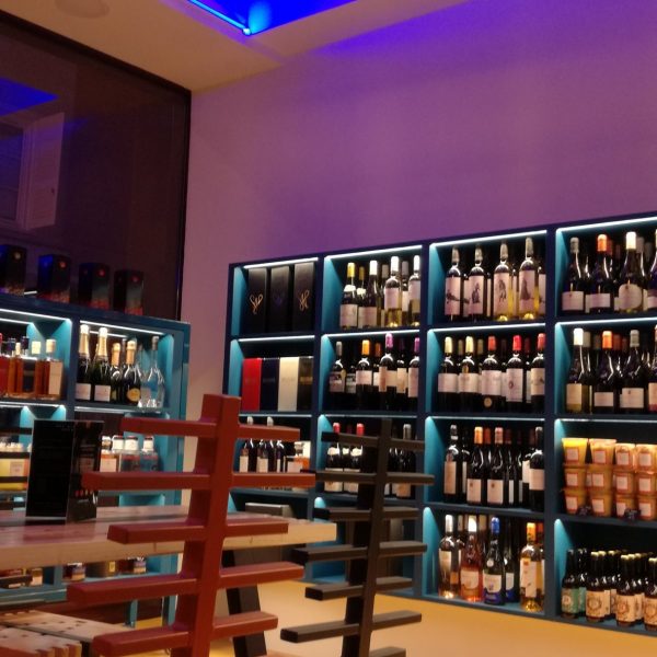 Boutique / bar - Installation: SARL CHALAIS (Newselec)